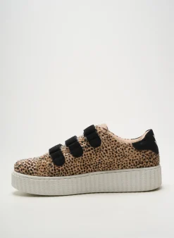 Baskets Vanessa Wu Beige Talon Plat Jusqu'à 3cm