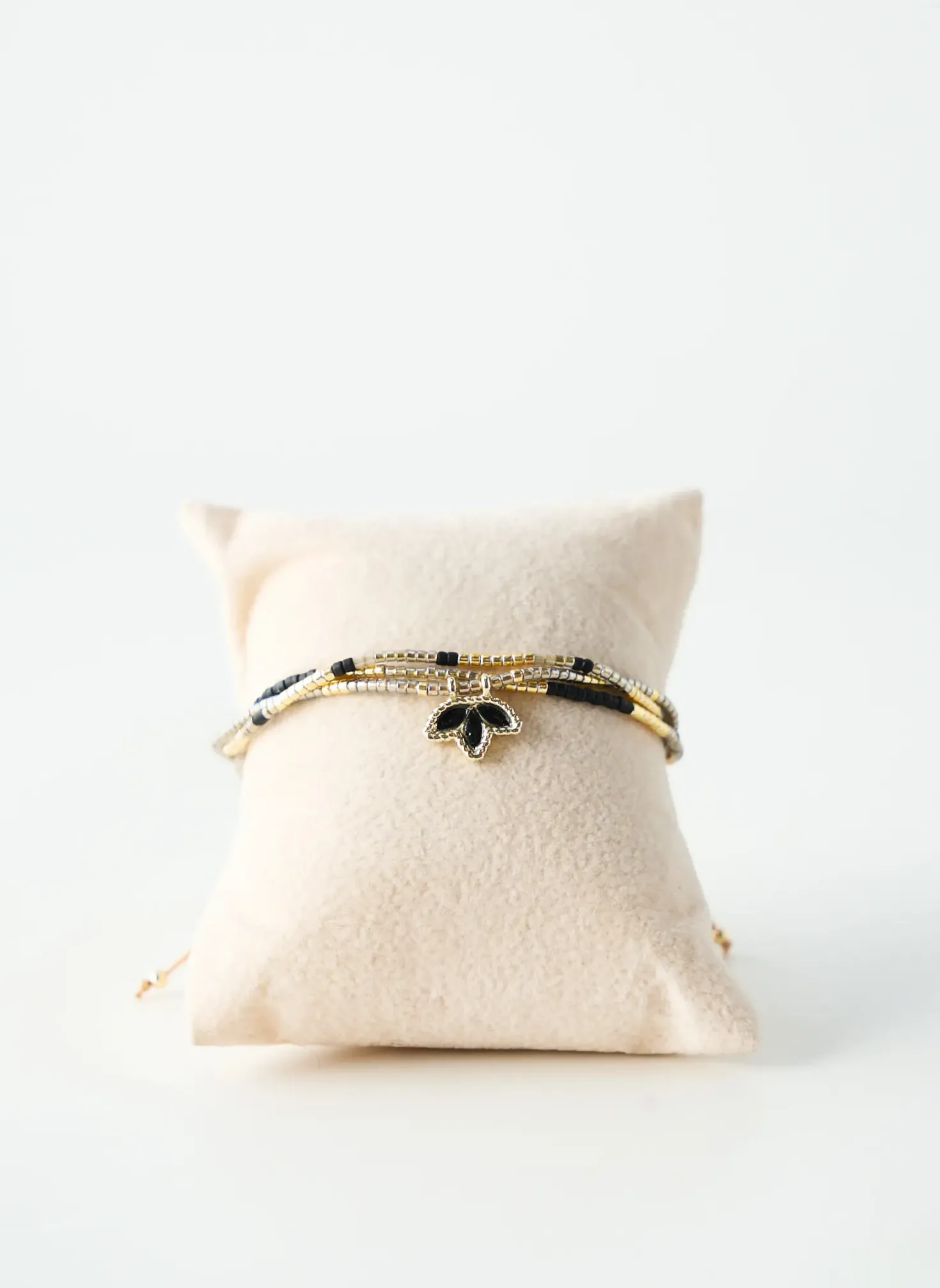 Bracelet Belle Mais Pas Que Noir