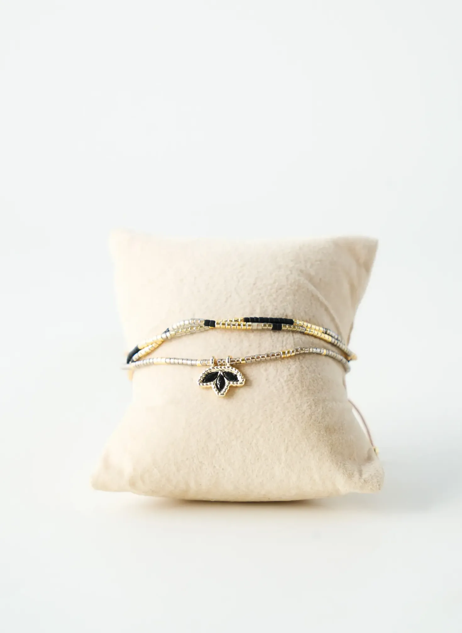 Bracelet Belle Mais Pas Que Noir