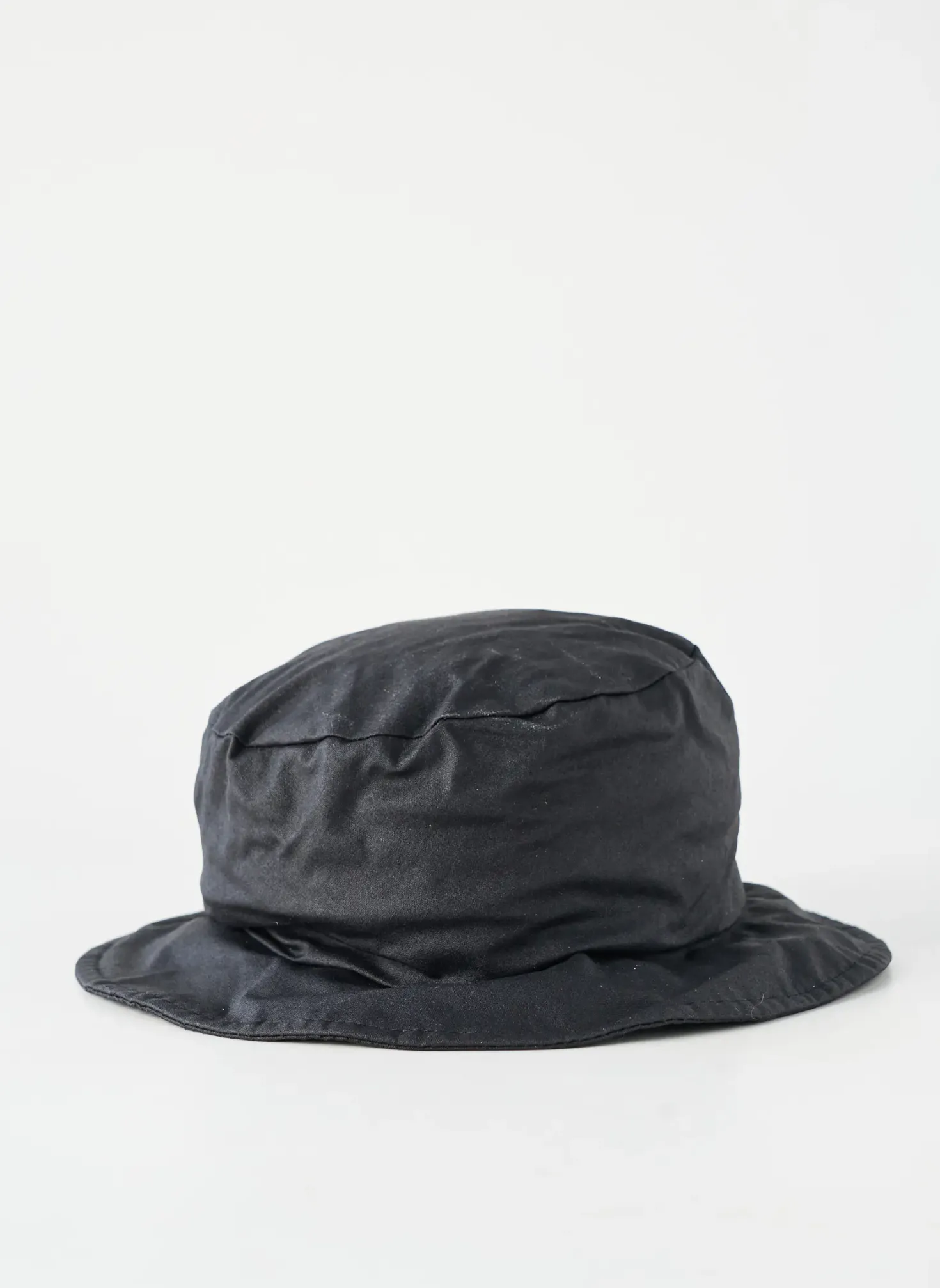 Chapeau Tout En Tete Noir