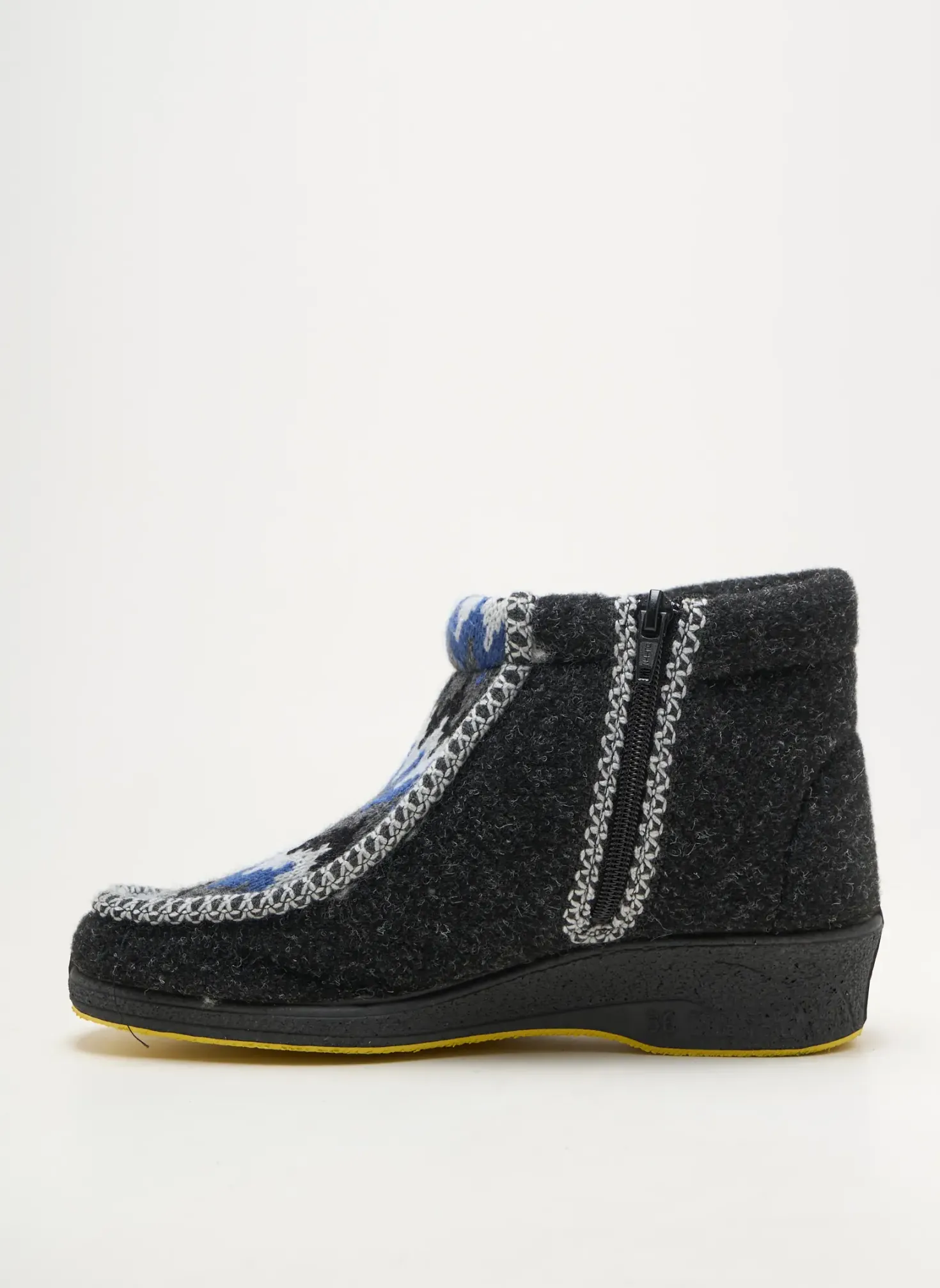 Chaussons/pantoufles Emanuela Gris Talon Plat Jusqu'à 3cm