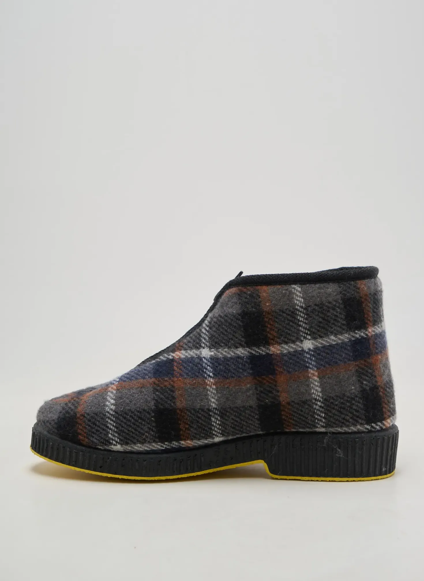 Chaussons/pantoufles Emanuela Gris Talon Plat Jusqu'à 3cm