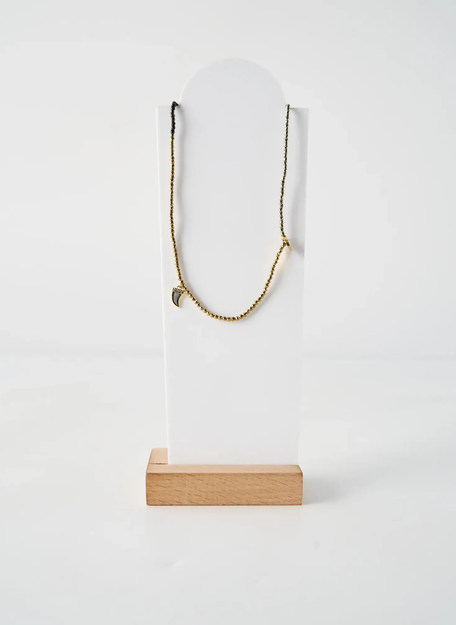 Collier Belle Mais Pas Que Noir