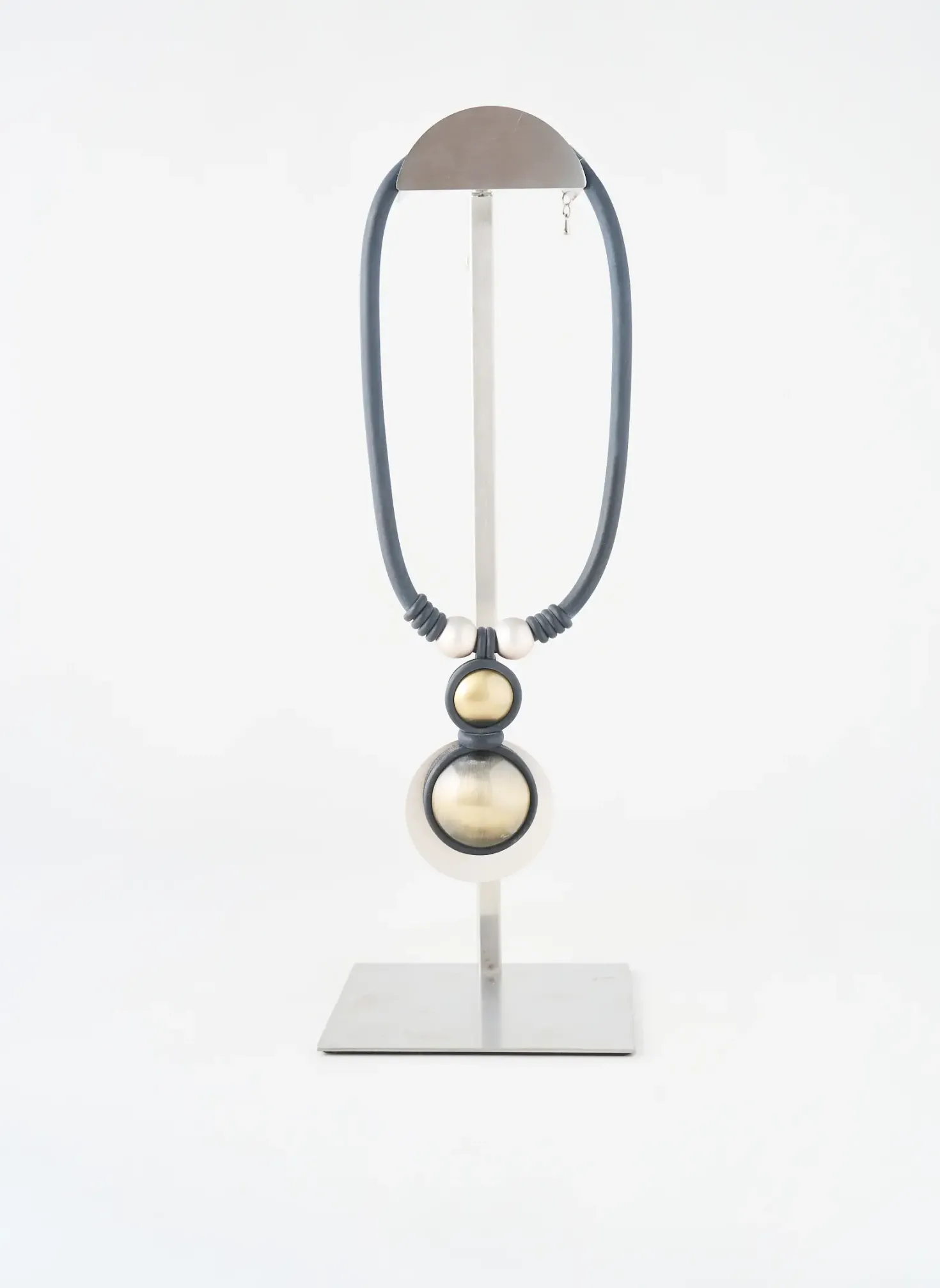 Collier Dk Noir