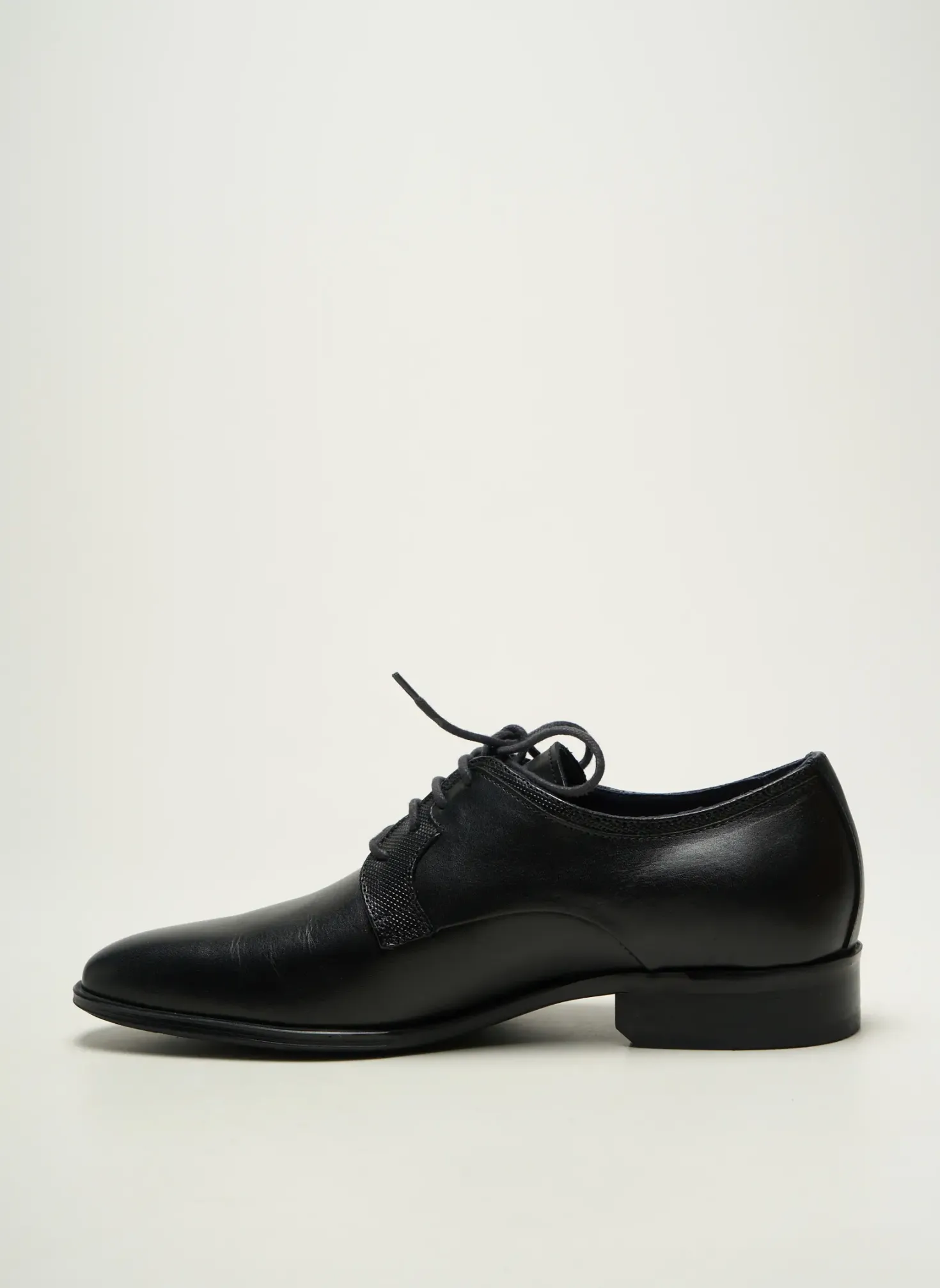 Derbies Fluchos Noir Talon Bas