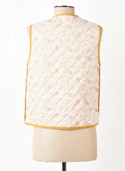 Gilet Sans Manche In April 1986 Beige