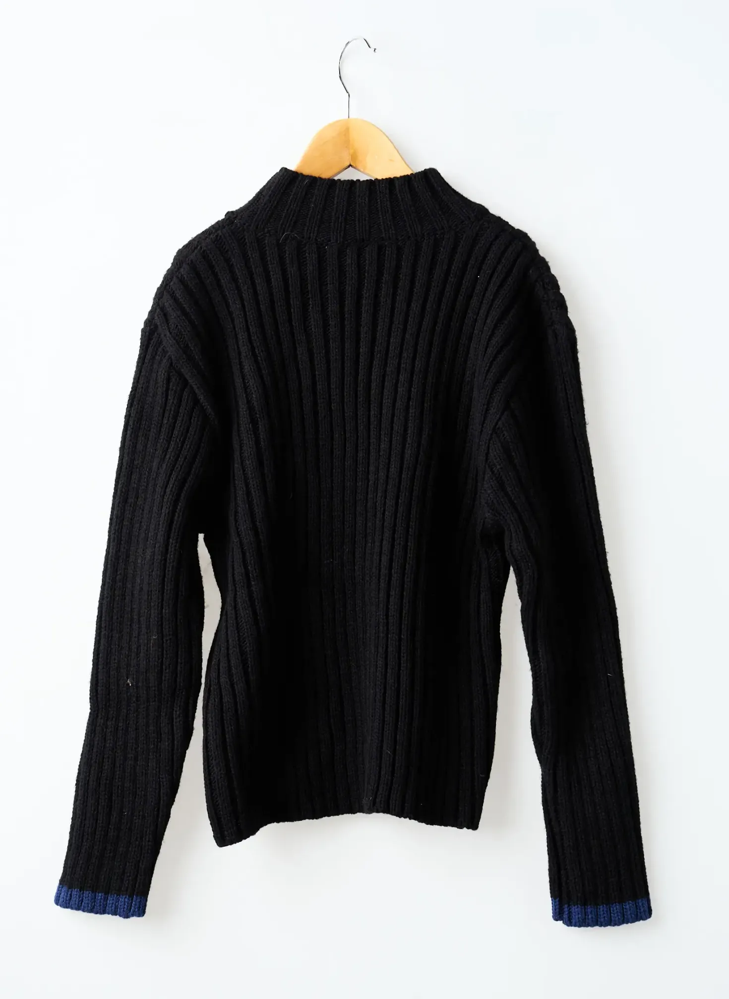 Pull Ddp Noir Manches Longues