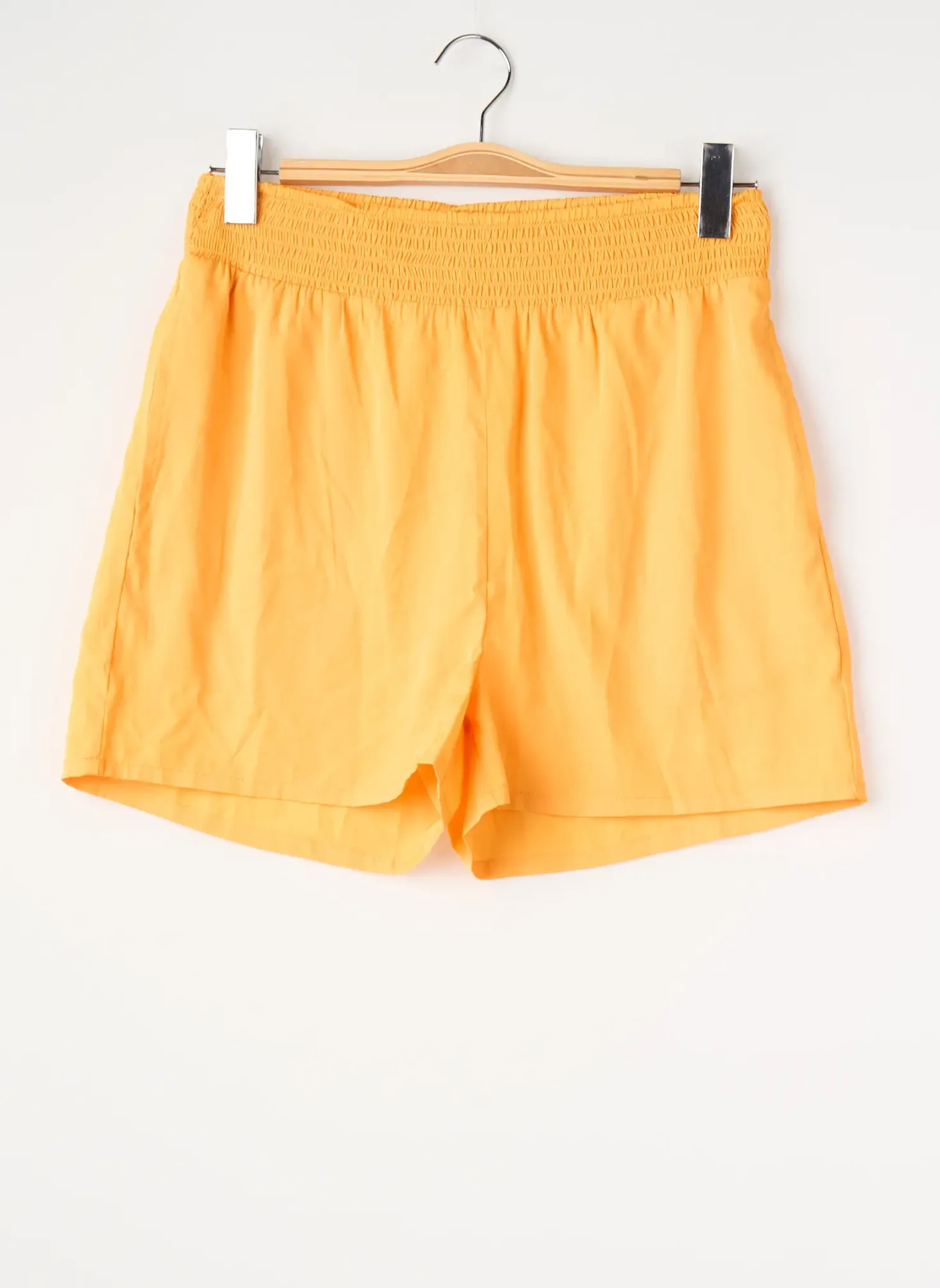 Short Noisy May Jaune
