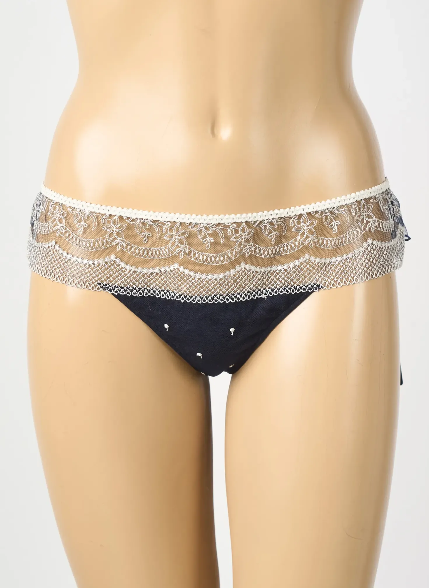 Tanga Andres Garcia Noir