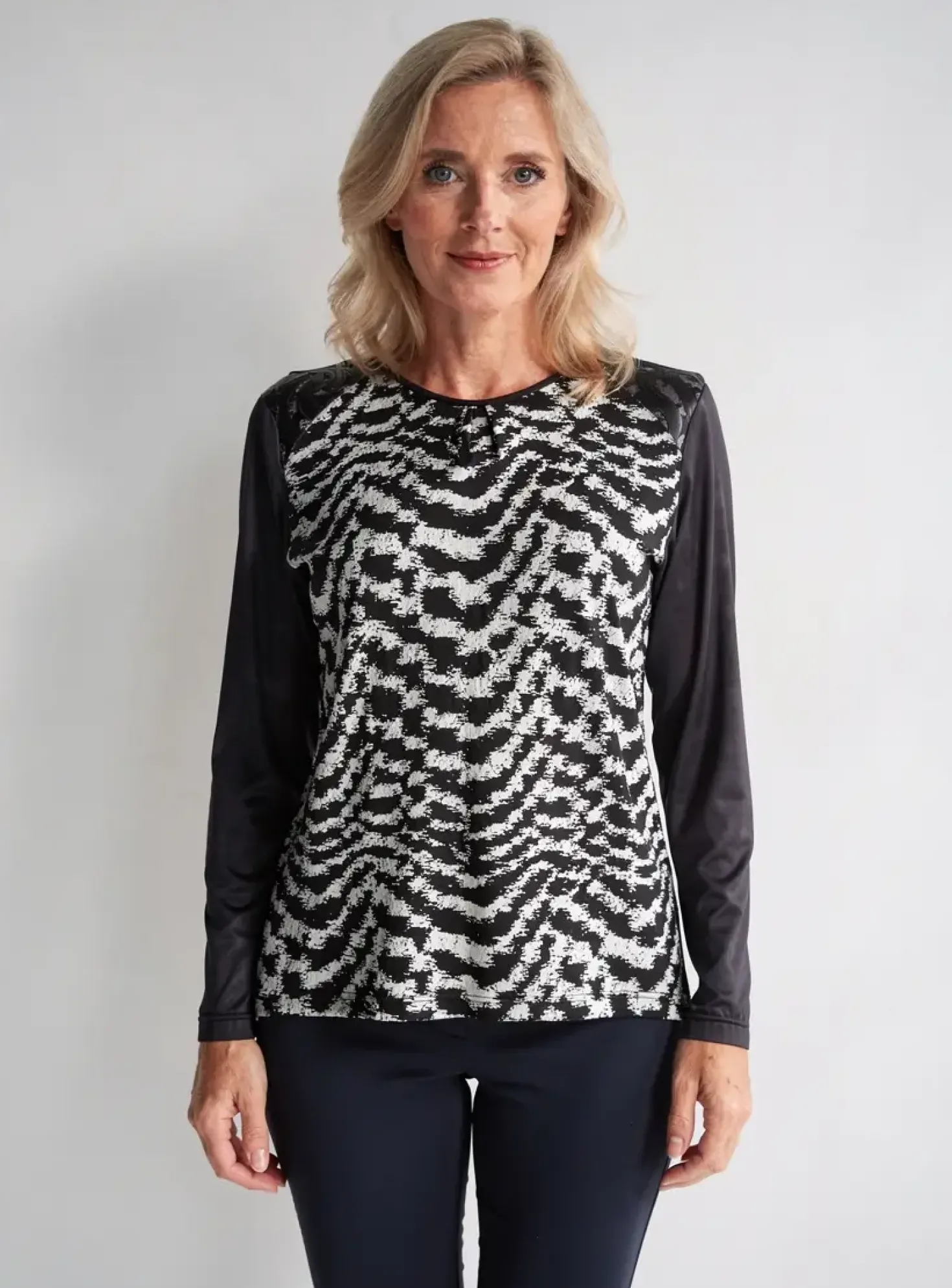 Top Quattro Noir Manches Longues